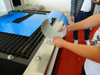 Un client de Singapour vient commander la machine de découpe laser fibre 1000w